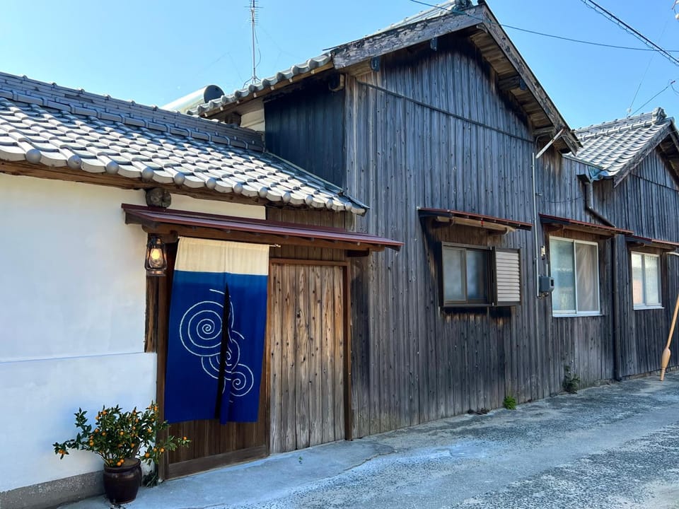 Property building, Day