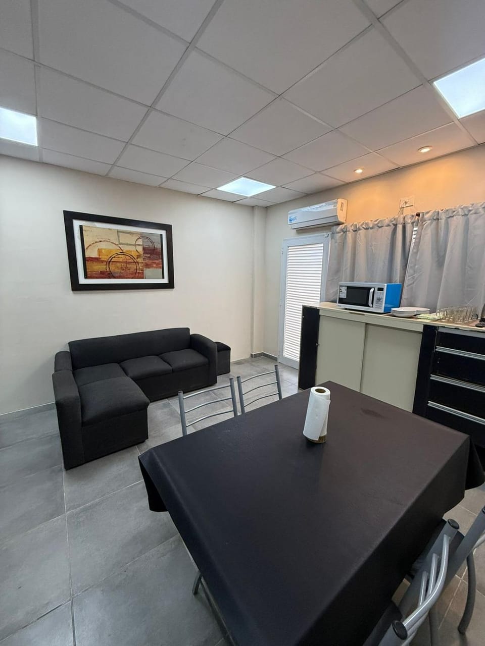 Seating area, Dining area