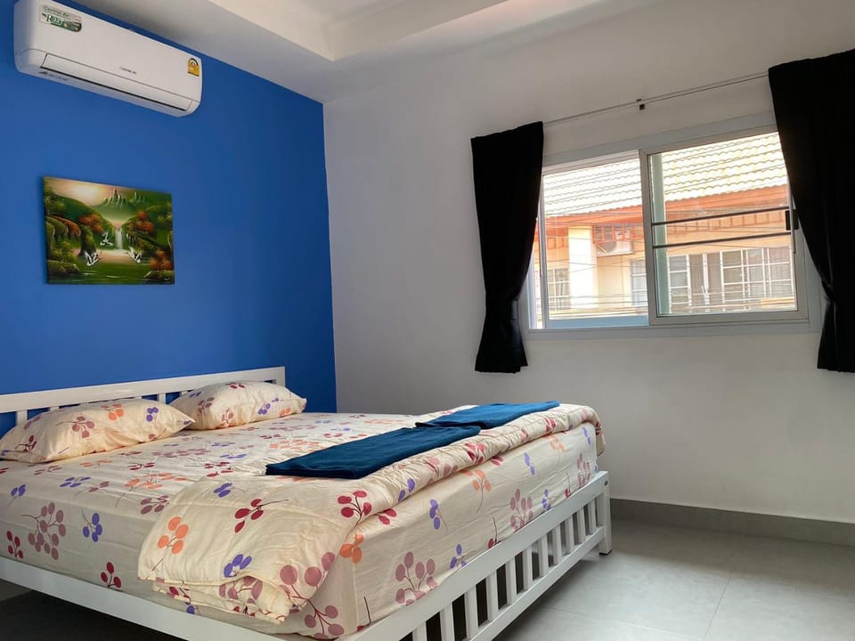 芭提雅中心5卧现代别墅 modern villa Villa in Pattaya City