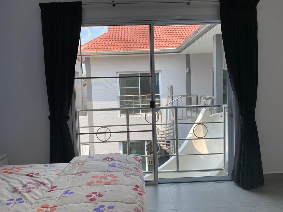 芭提雅中心5卧现代别墅 modern villa Villa in Pattaya City