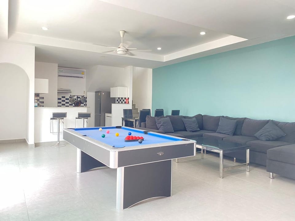 芭提雅中心5卧现代别墅 modern villa Villa in Pattaya City
