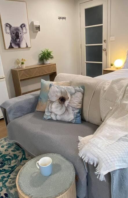MEPLE Tiny Home, Pets Walk2Food WiFi Private Serene - Tassie Ferry Short Drive Apartment in Geelong
