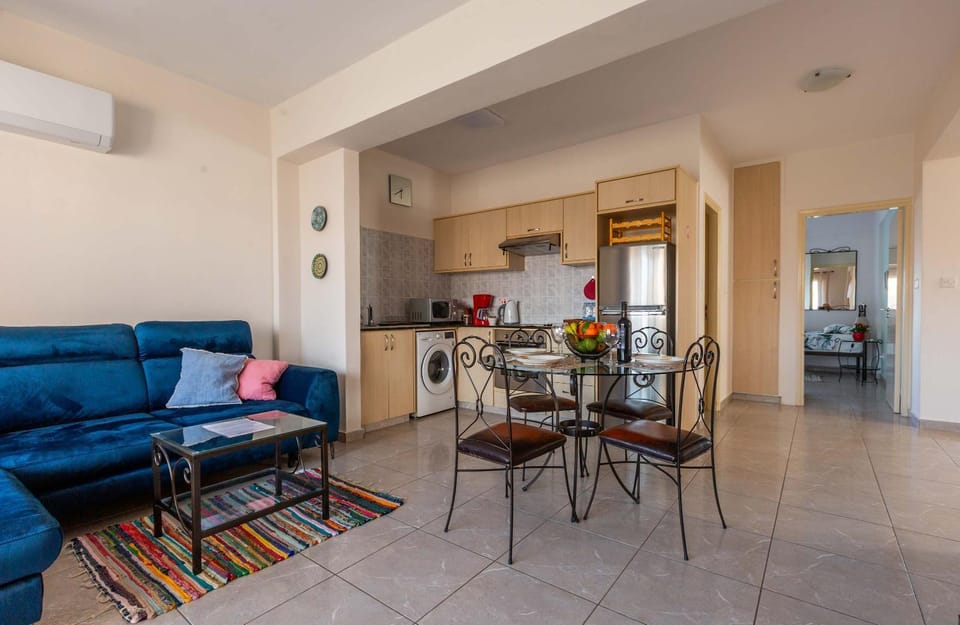 Penthouse 365 Sunsets Apartment in Paphos