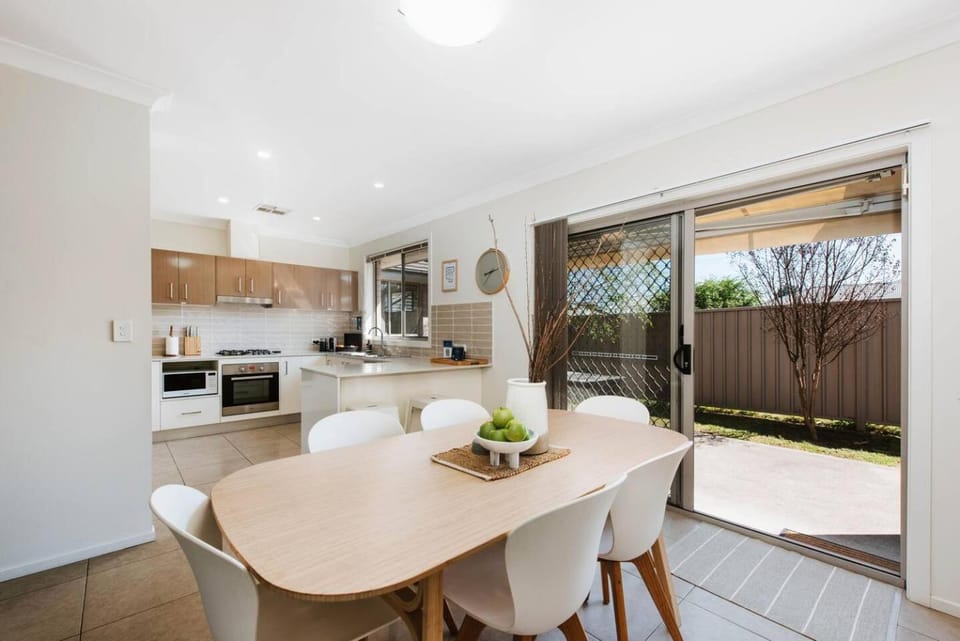 Denison at The Willows - Tranquil Country Retreat House in Mudgee