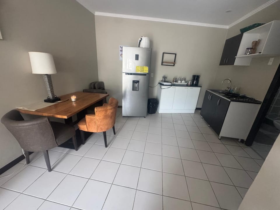 Dining area, kitchen