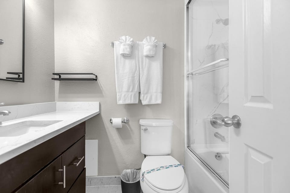 Shower, Bathroom, Bath, towels
