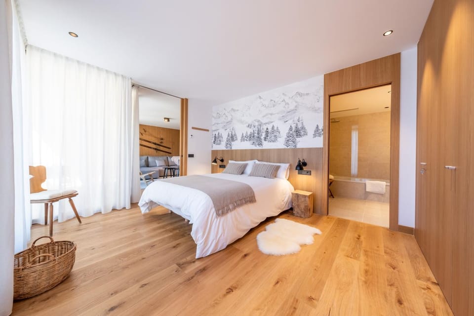 Bed, Photo of the whole room, Bedroom, towels, wardrobe