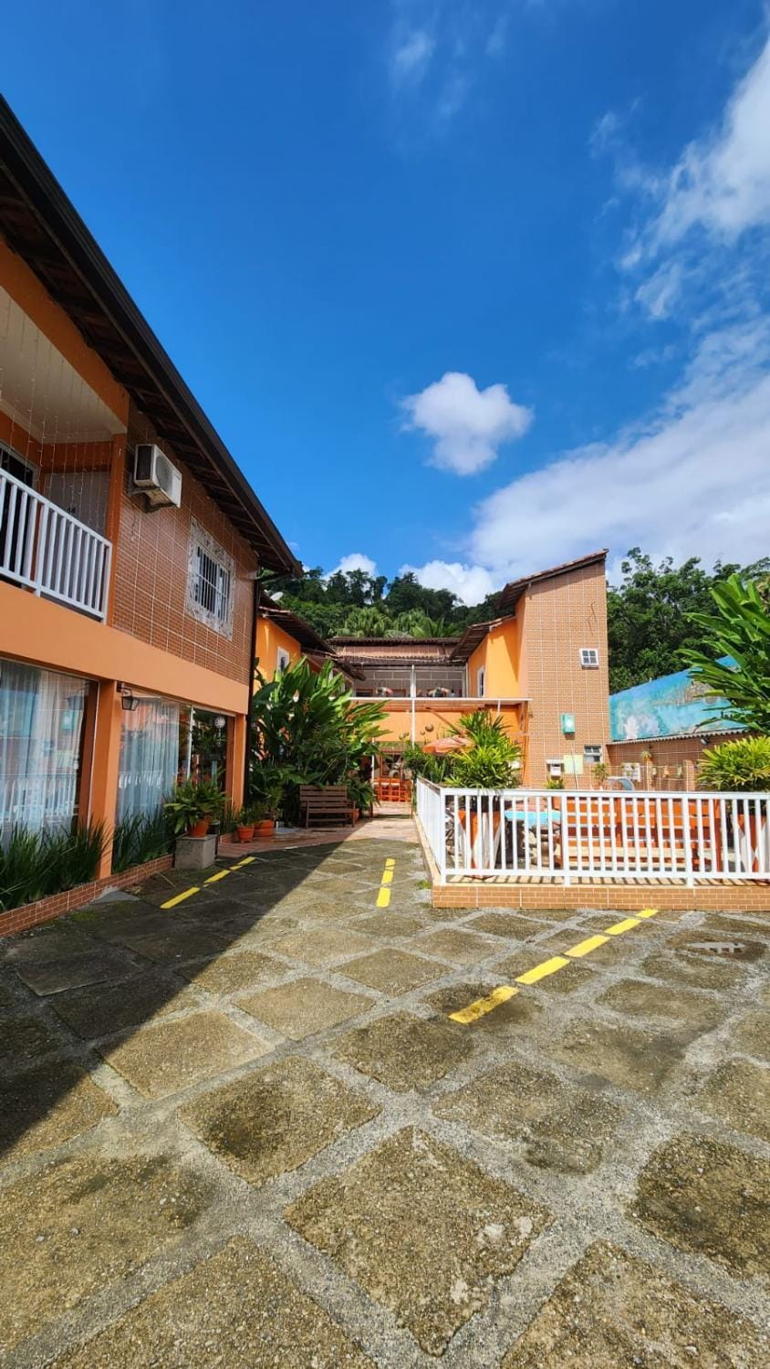 Area and facilities, Swimming pool, Parking