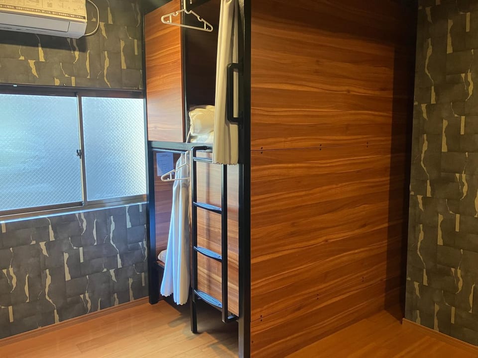 Bed, Photo of the whole room, bunk bed, air conditioner, Internal: Not applicable to any particular room