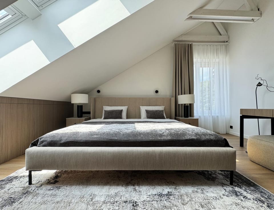 Bed, Bedroom
