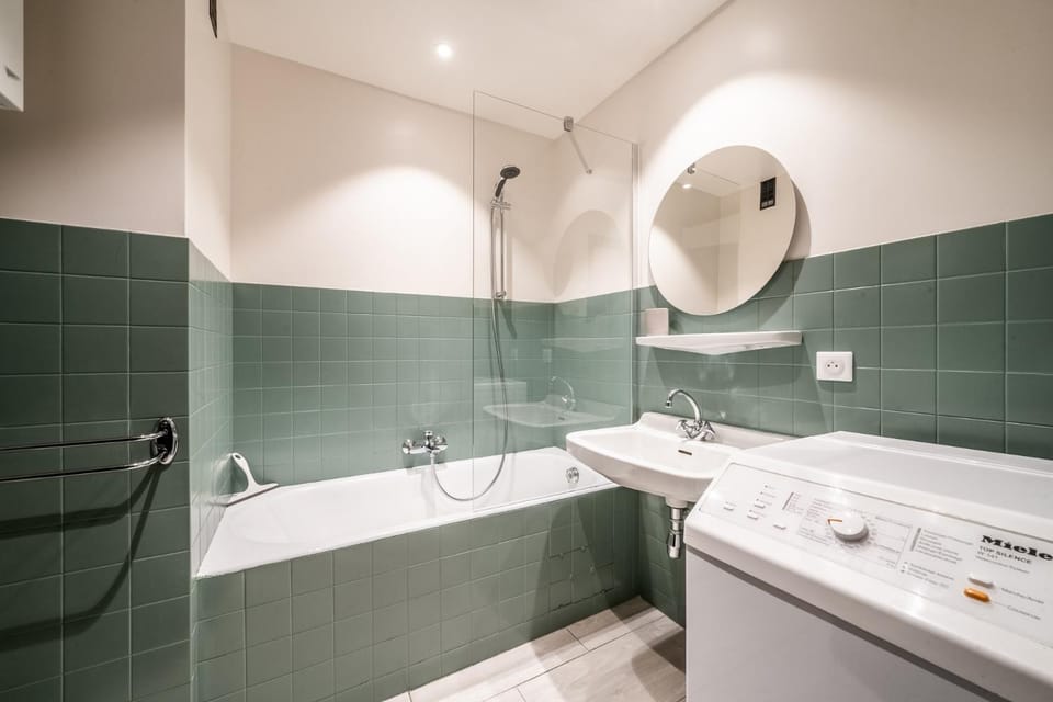 Bathroom, Bath