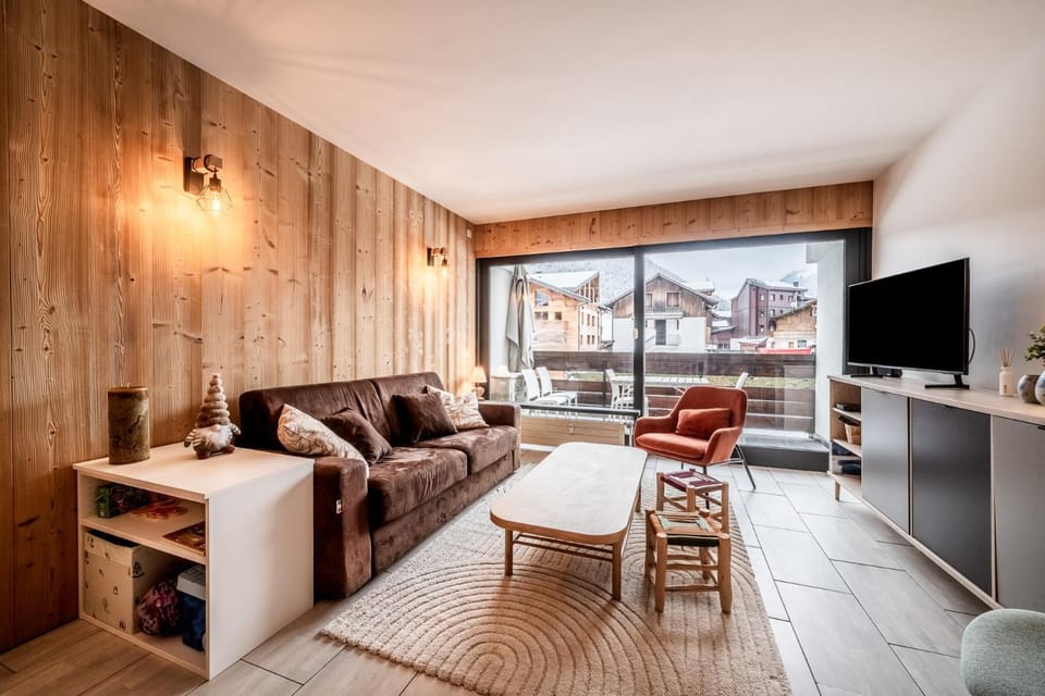 Communal lounge/ TV room, TV and multimedia, Living room, Seating area