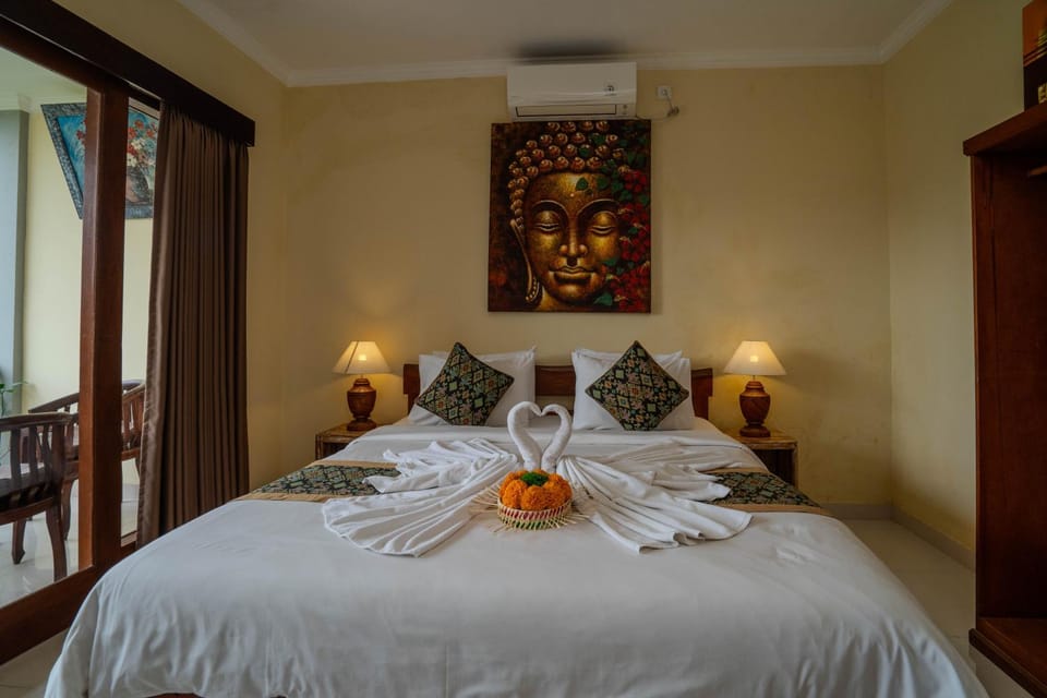 Bed, Photo of the whole room, Bedroom, air conditioner