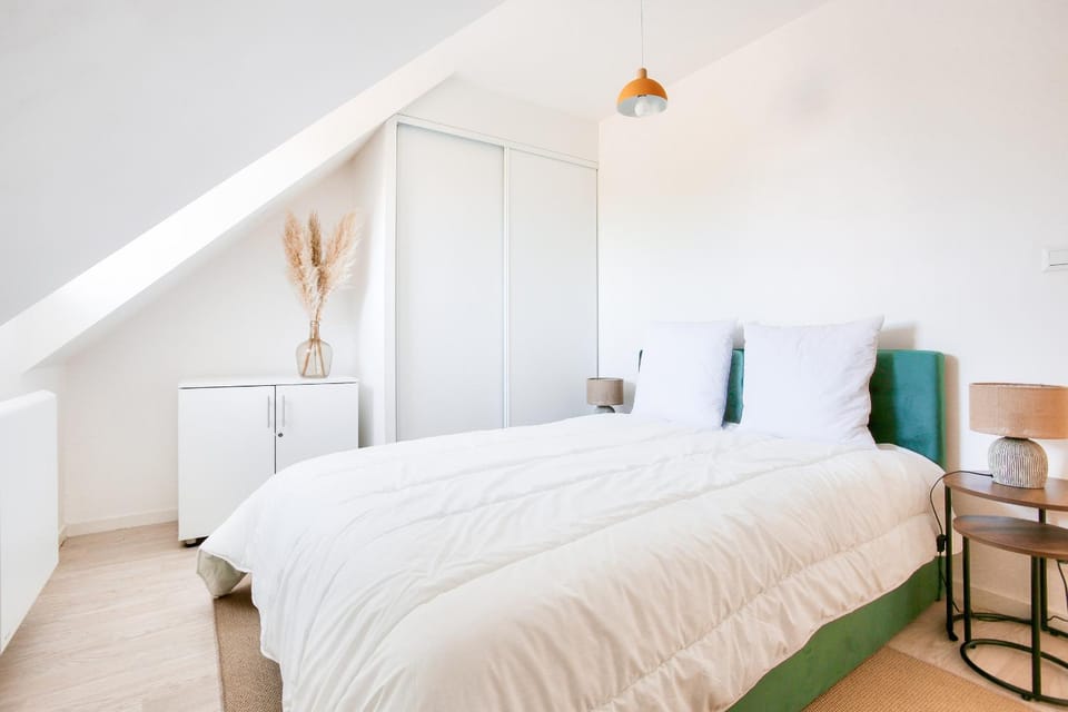 Bed, Bedroom