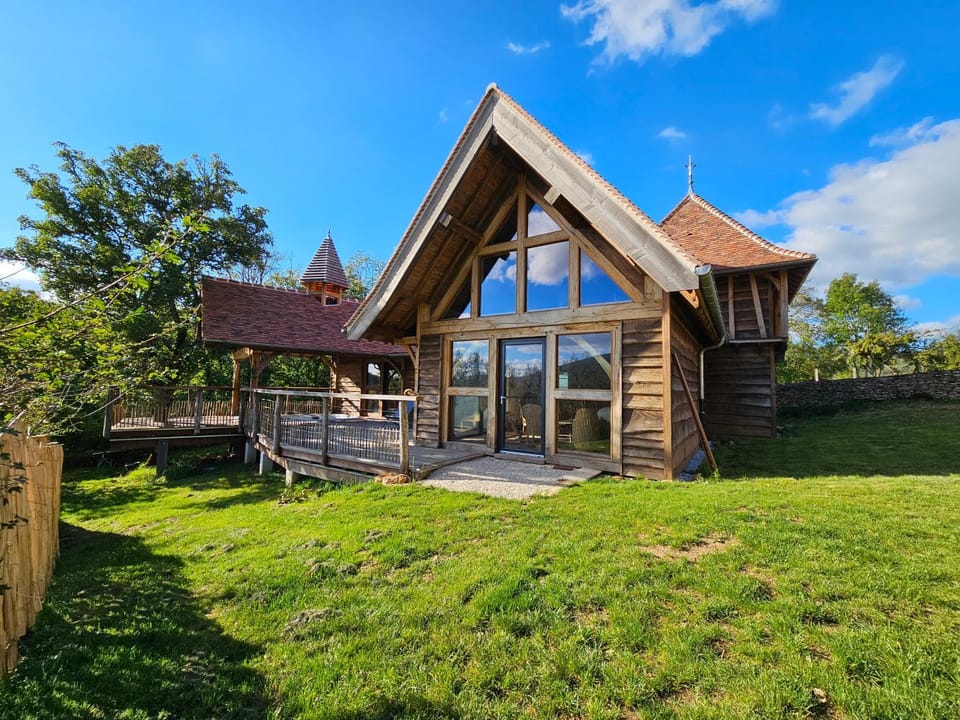 Property building, Spring, Day, Natural landscape, Garden, Garden view