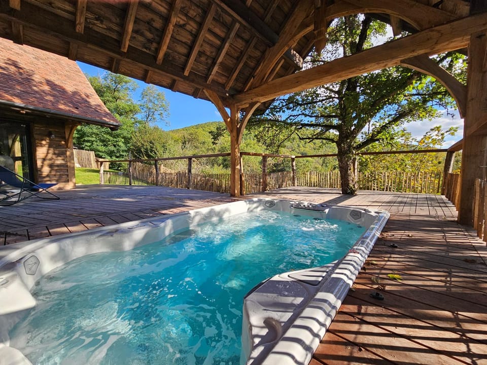Patio, Day, Natural landscape, Hot Tub, Hot Tub, Spa and wellness centre/facilities, Swimming pool, sunbed