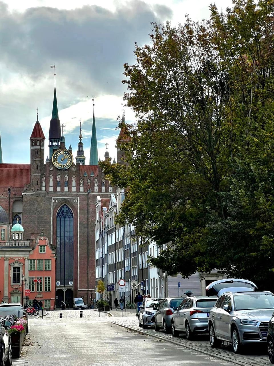Neighbourhood, City view, Street view, Location
