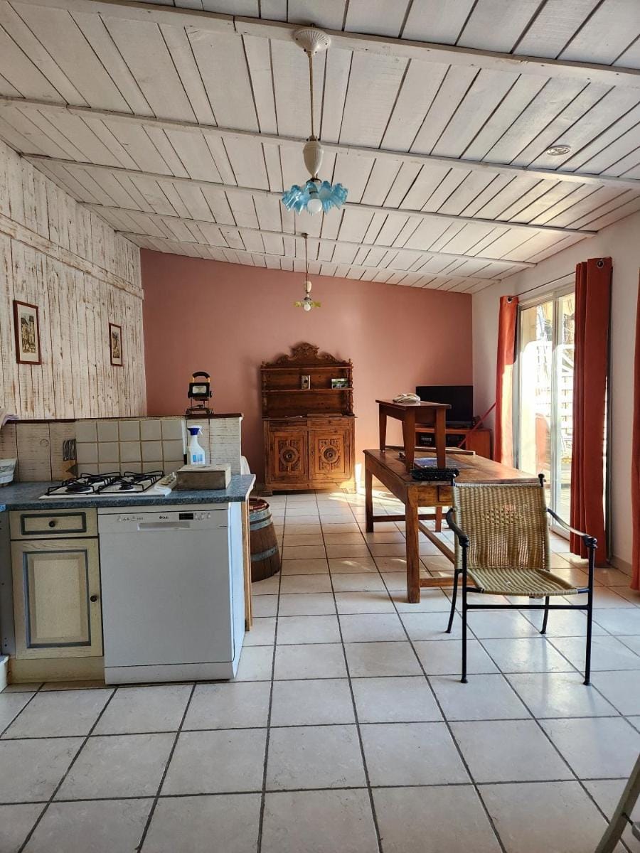 Le Domaine De Pecany House in Nouvelle-Aquitaine