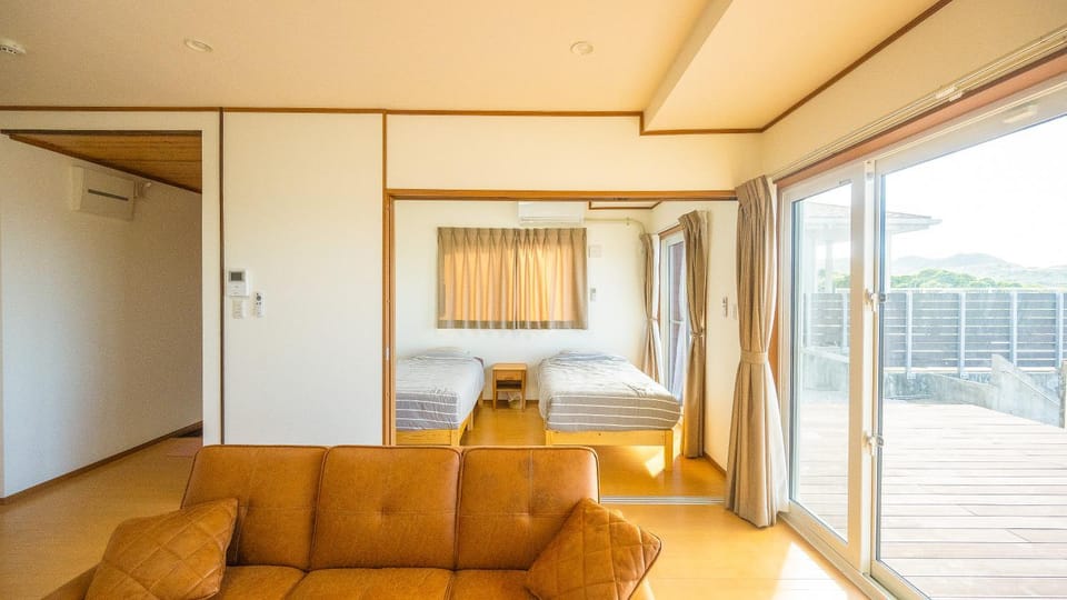 Bed, Living room, Bedroom