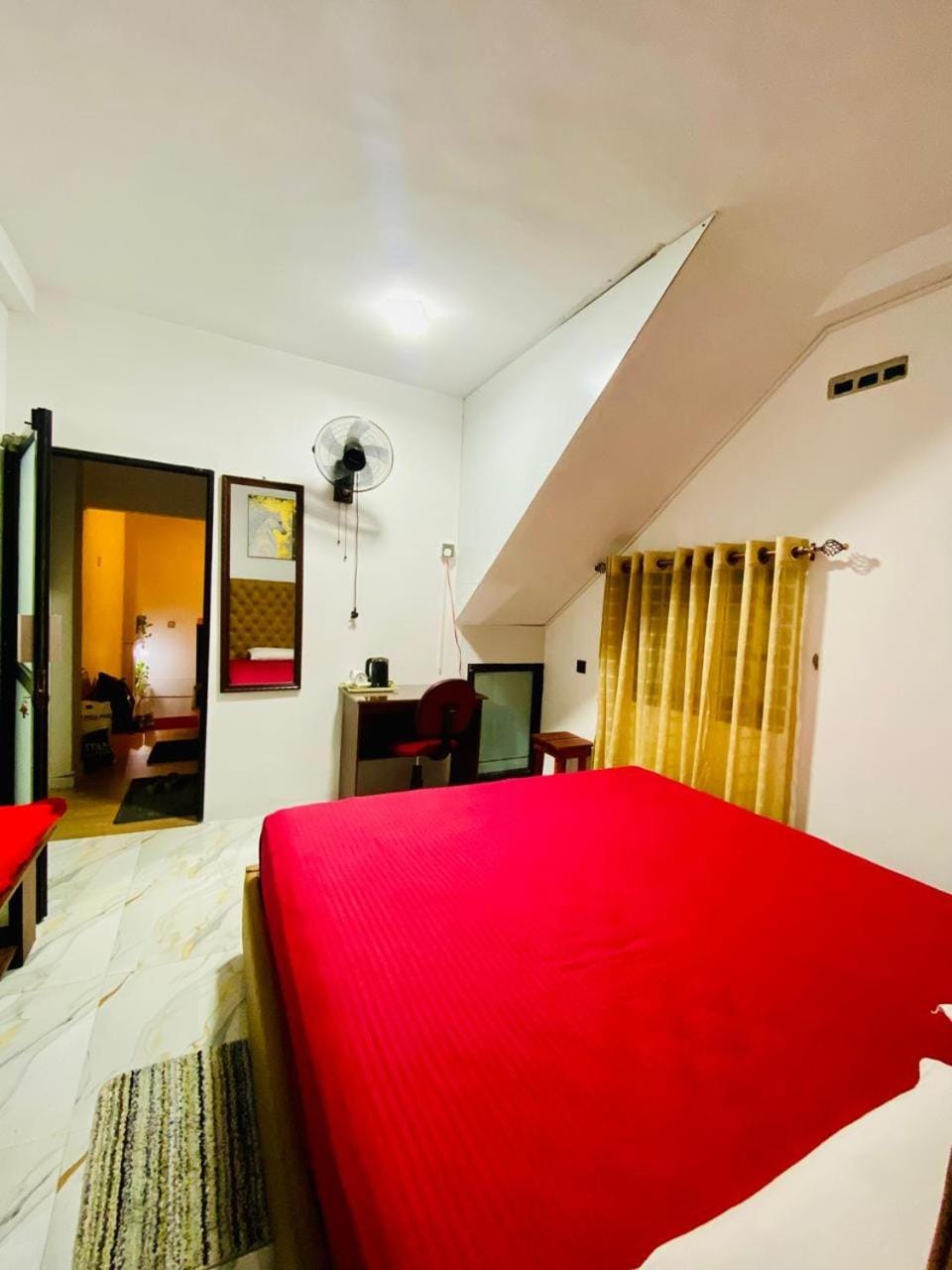 Kandy Railway Inn Bed and Breakfast in Kandy