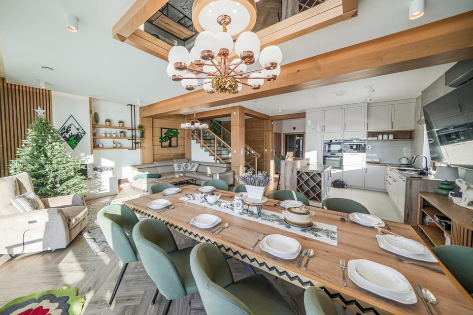 Communal lounge/ TV room, TV and multimedia, Kitchen or kitchenette, Living room, Seating area, Dining area, Evening entertainment