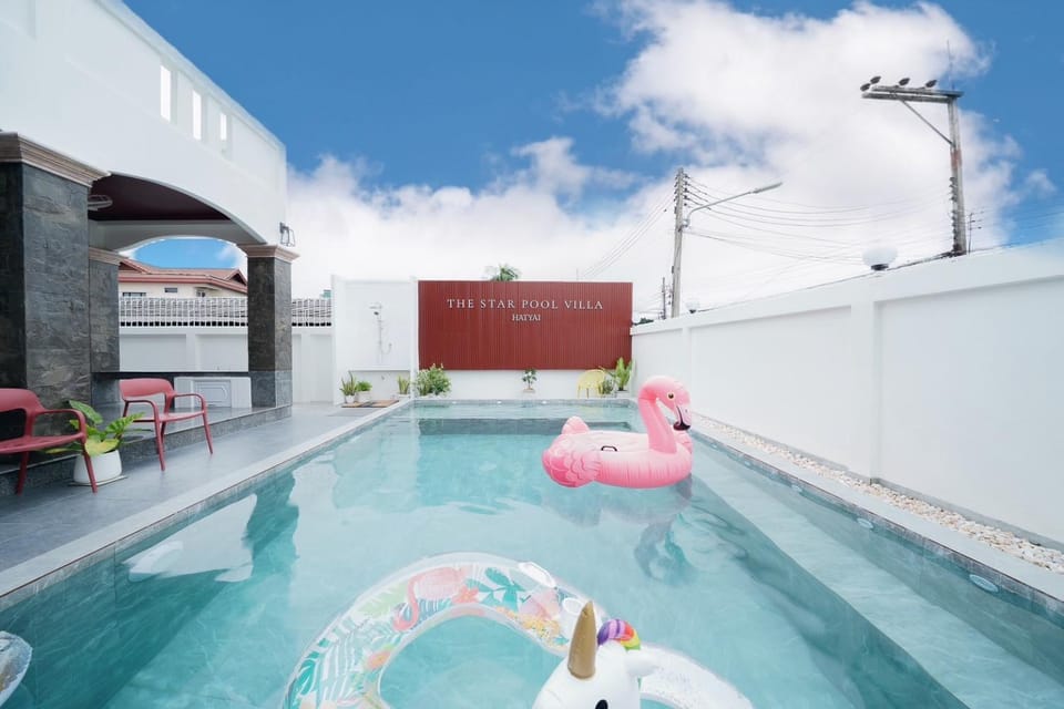 Day, Seating area, Pool view, Swimming pool