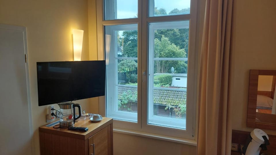die Villa, Zimmer 25, EZ Apartment in Leverkusen