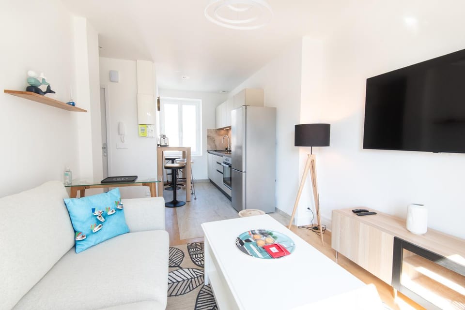 TV and multimedia, Kitchen or kitchenette, Living room