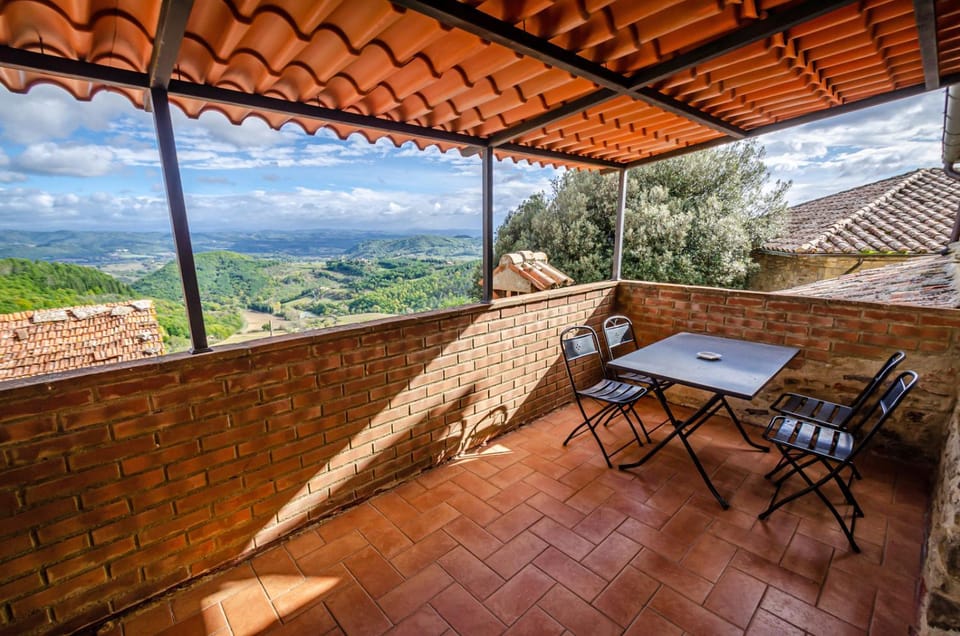 View (from property/room), Balcony/Terrace, Mountain view