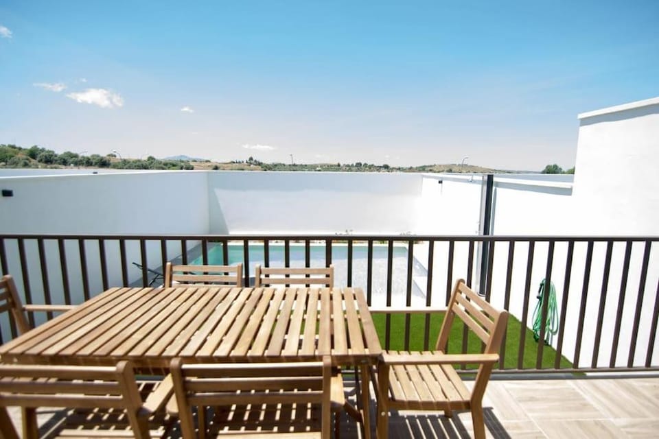 View (from property/room), Balcony/Terrace