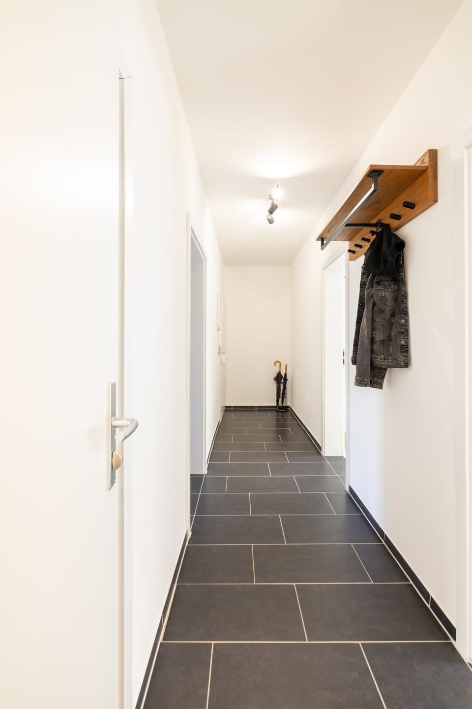 Wohnglück - Moderne renovierte Ferienwohnung in Strandnähe für 5 Personen Apartment in Wilhelmshaven