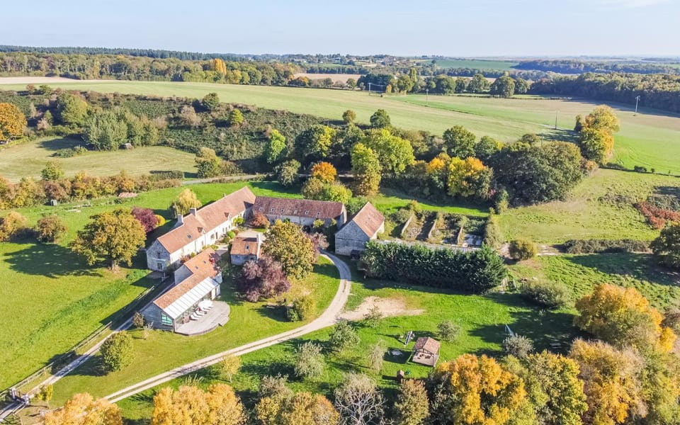 La Garencière - Gîtes, salle de jeux, piscine et animaux House in Pays de la Loire