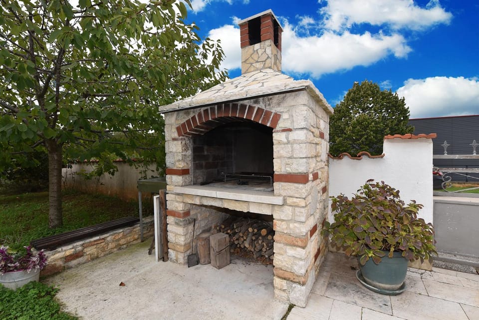 Apartments and rooms Ljubica 2366 Bed and Breakfast in Rovinj