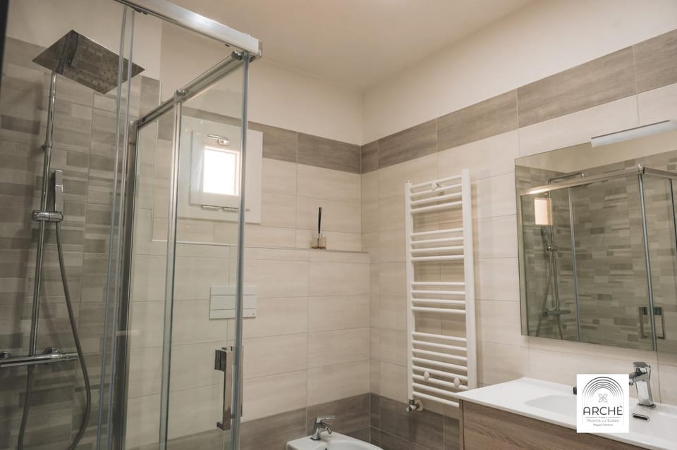 Shower, Bathroom, towels