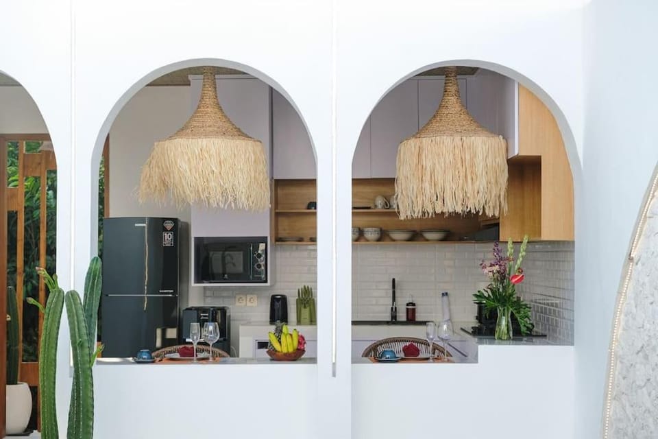 Kitchen or kitchenette, microwave, stove