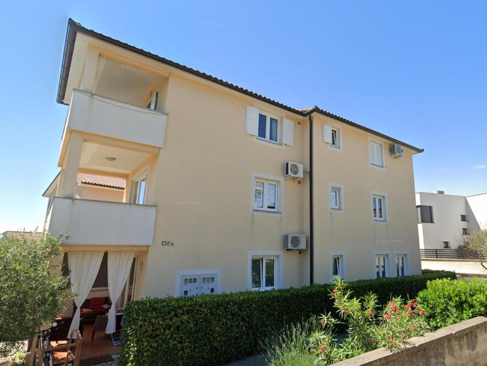 Property building, Day