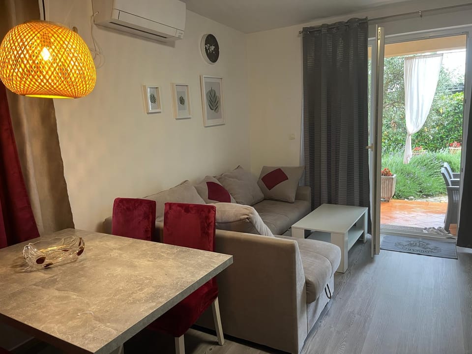 Living room, kitchen