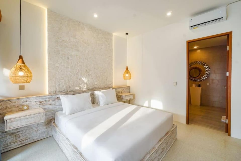 Bed, Photo of the whole room, Bedroom, air conditioner