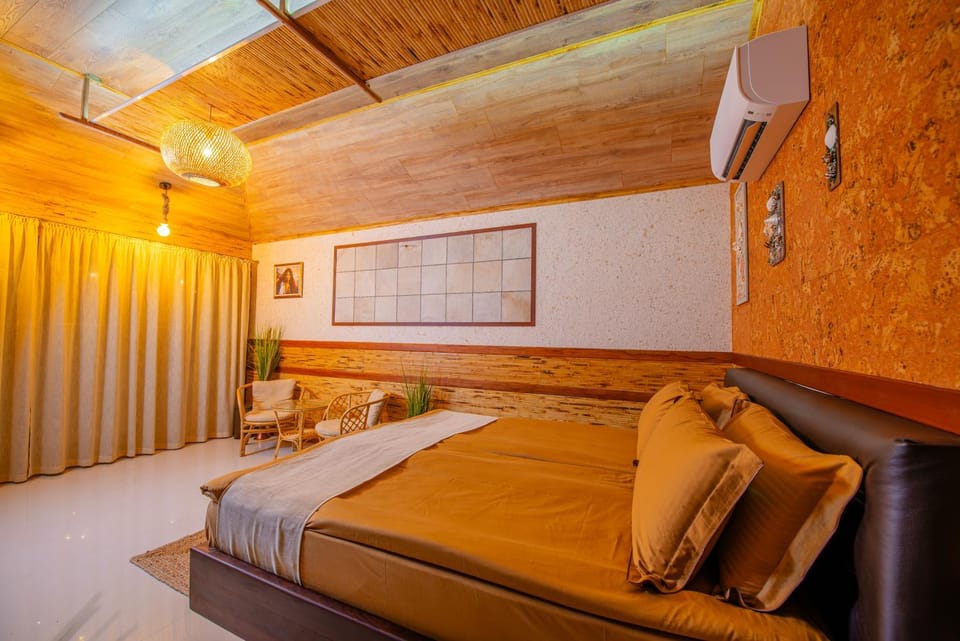 Bed, TV and multimedia, Living room, Photo of the whole room, Bedroom, air conditioner