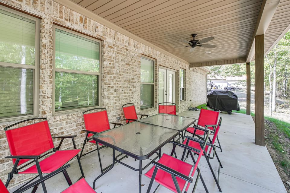 < 1 Mi to Lake Catherine: Home in Gated Community! House in Arkansas