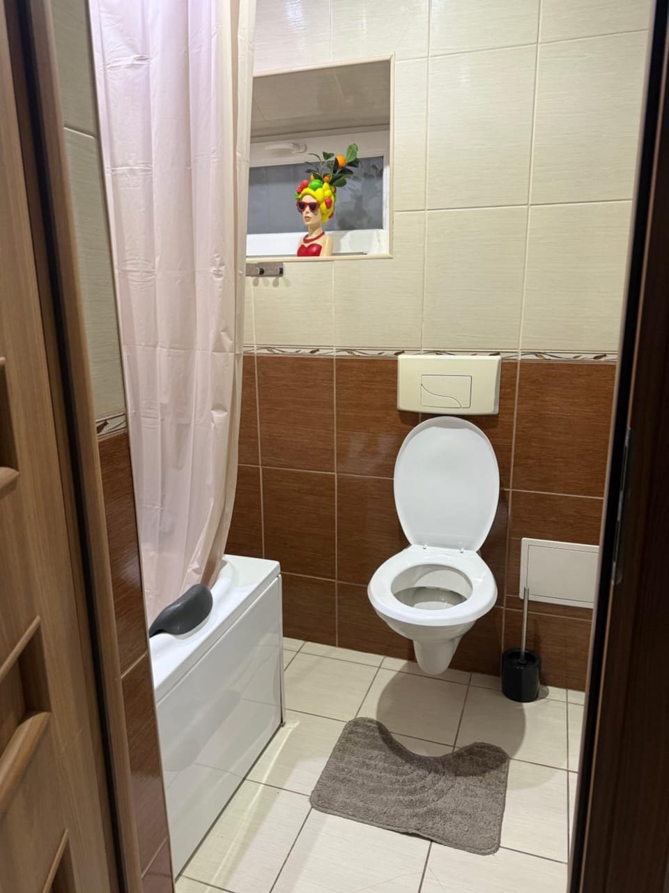 La guitarra apartment - 1 min od dworca Campground/ 
RV Resort in Lviv Oblast