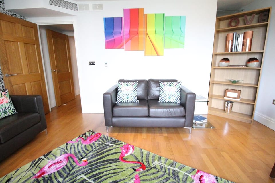 Aircon 2bed Flat in Chelsea outdoor Terrace Apartment in London