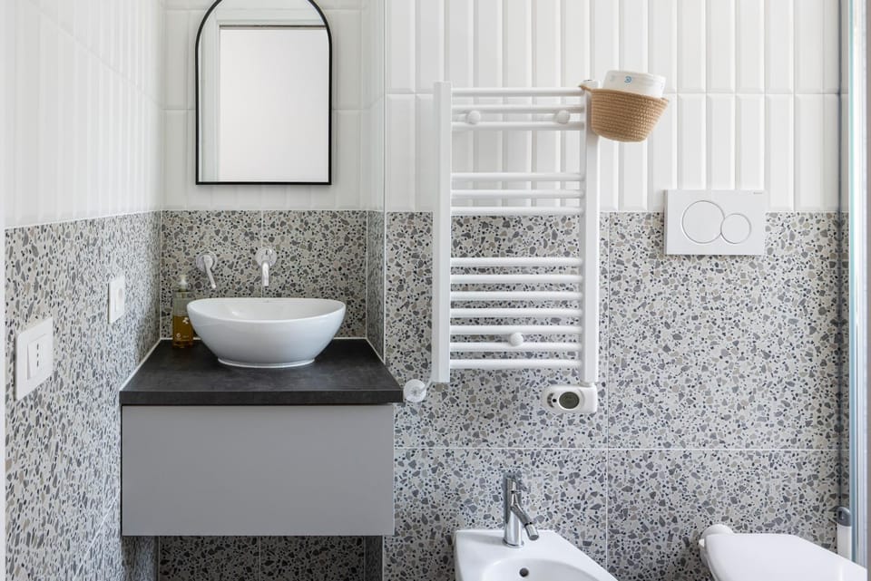 Bathroom, towels