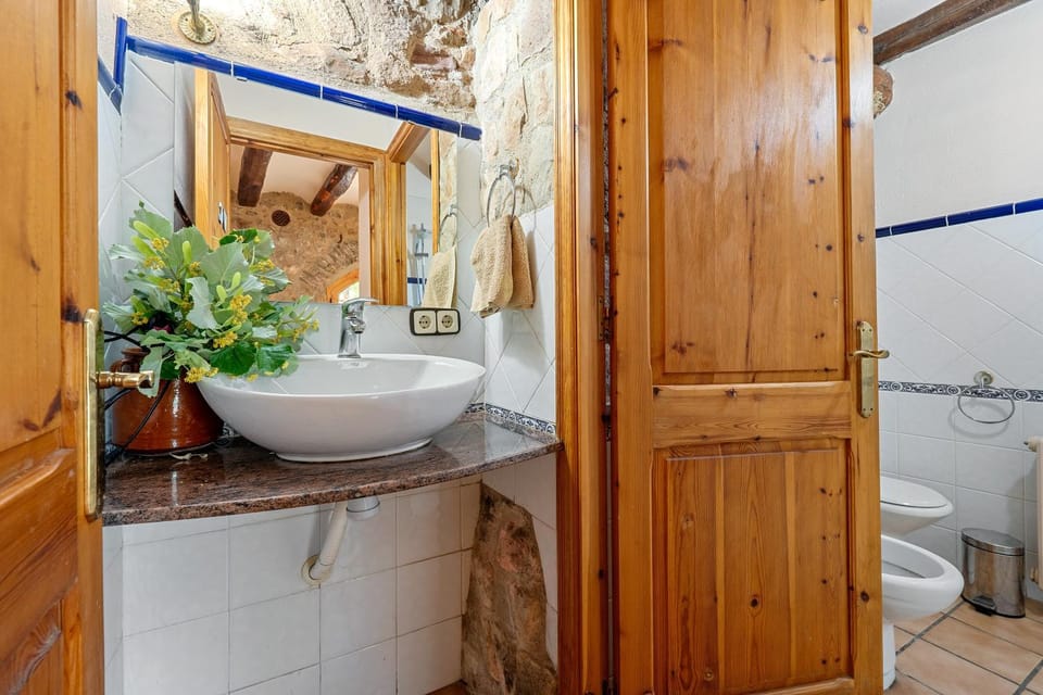 Bathroom, Living room