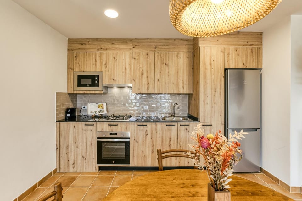 Kitchen or kitchenette, Living room