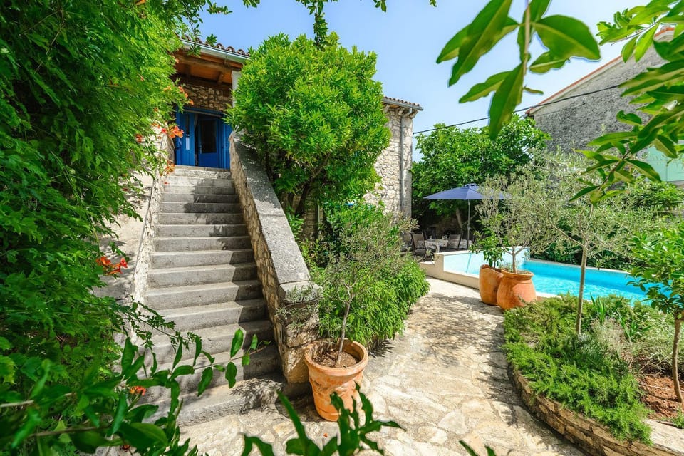 Faszinierende Villa mit Sauna, Meerblick, Dampfbad, Privatpool, BBQ House in Istria County