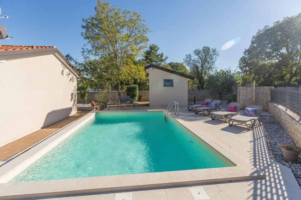 Malerische Villa mit Privatpool, mediterranem Garten, Outdoor-Kueche, Waschmaschine, Trockner House in Istria County