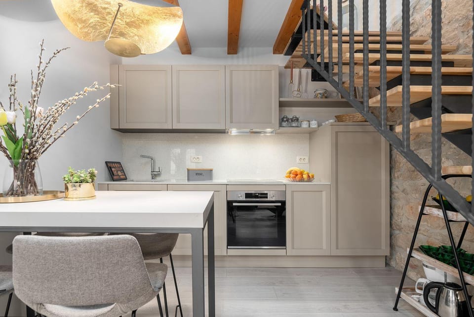 Exquisites Apartment im Herzen von Porec mit Meerblick, nur 150 Meter zum Strand Apartment in Poreč