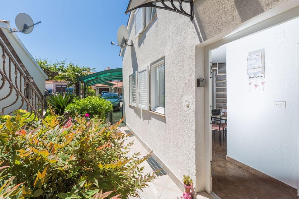 Besonderes Apartment mit eigener Galerie im Dachgeschoss - nur wenige Minuten zum Strand Apartment in Poreč