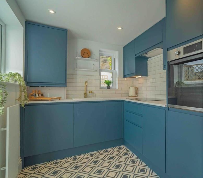Kitchen or kitchenette, stove
